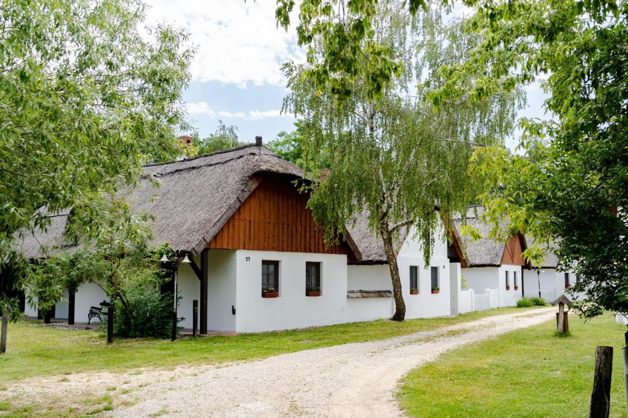 Bohem Birtok Es Csarda Hotell Zamárdi Eksteriør bilde